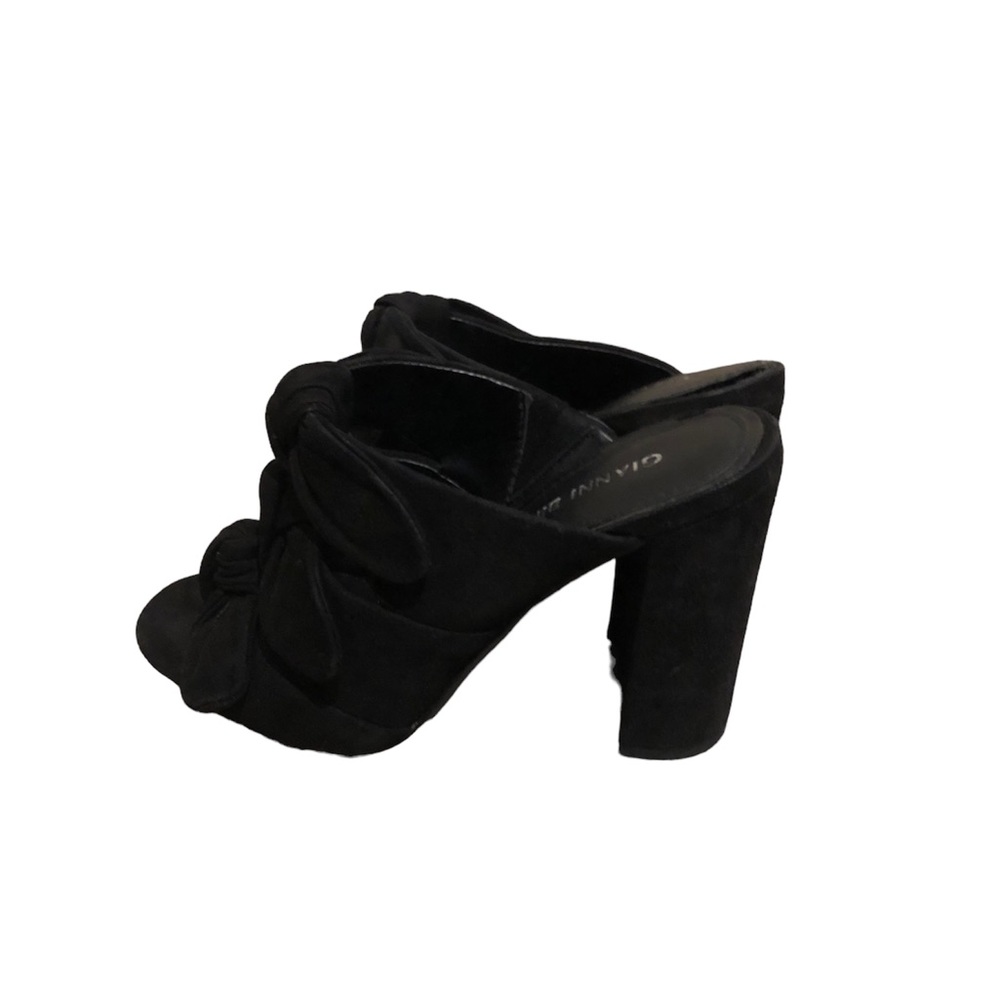 *NEW* Gianni Bini Suede Heel